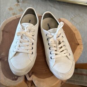 SeaVees Women's Lace up canvas Sneaker Shoes Ivory Cream color, size 6.5